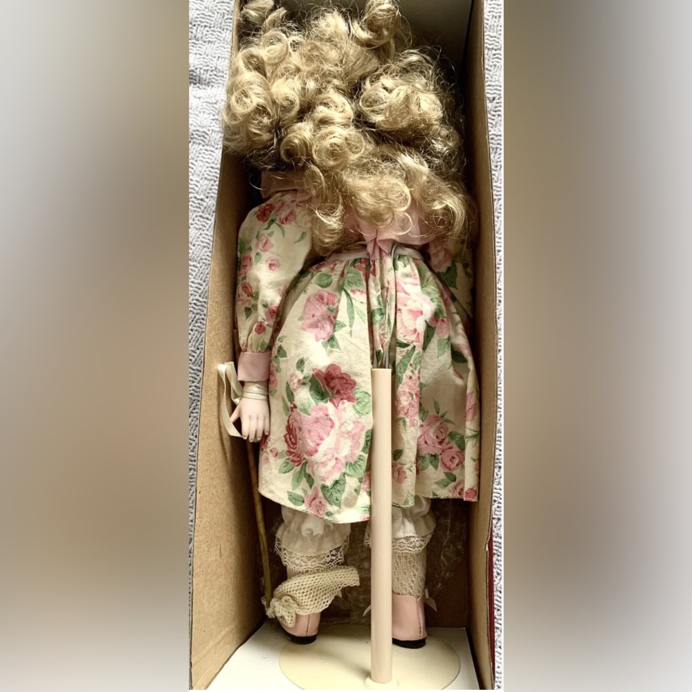 Dynasty Porcelain Doll Collectible Anna Collection Jenny Butterfly Net 1988 rare - Picture 8 of 12